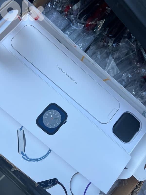 apple watch s8 used like new 0