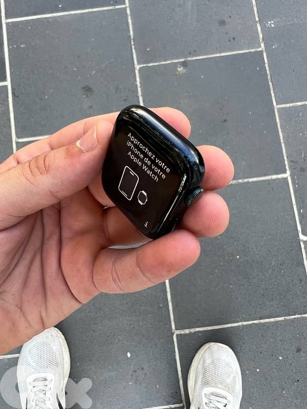 apple watch s8 used like new 4