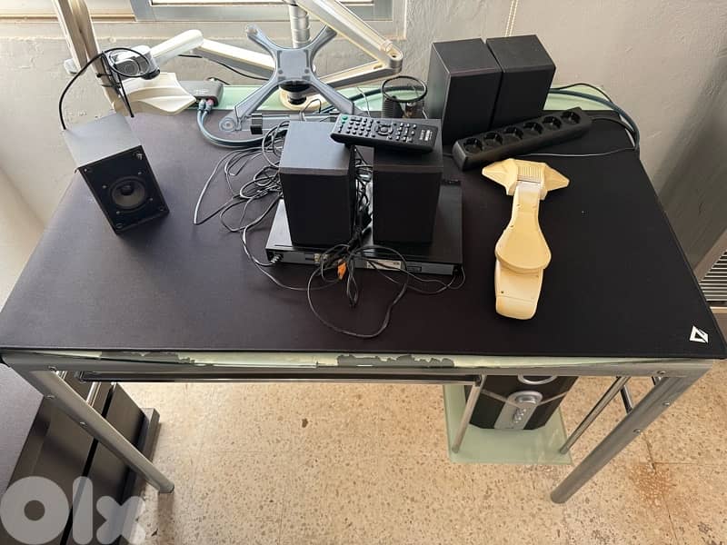 desk / table 1