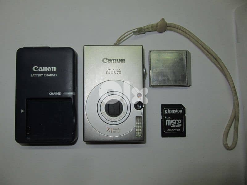 Canon Ixus 70 digital camera with battery and charger 0