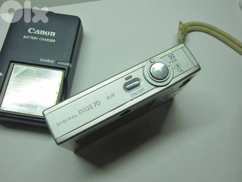 Canon Ixus 70 digital camera with battery and charger 3