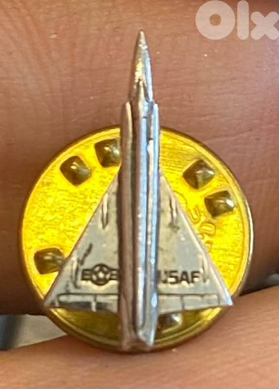 دبوس طائرة نفاثة طراز دلتا داغر F-102 لسلاح الجو الأمريكي في السبعينات 0