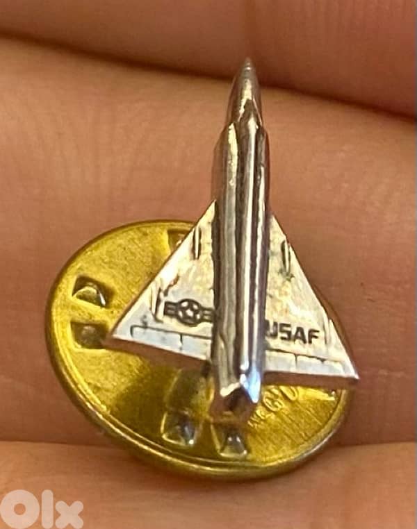 دبوس طائرة نفاثة طراز دلتا داغر F-102 لسلاح الجو الأمريكي في السبعينات 1