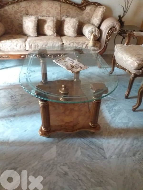 طاولة سفرة و صالون للبيع 2