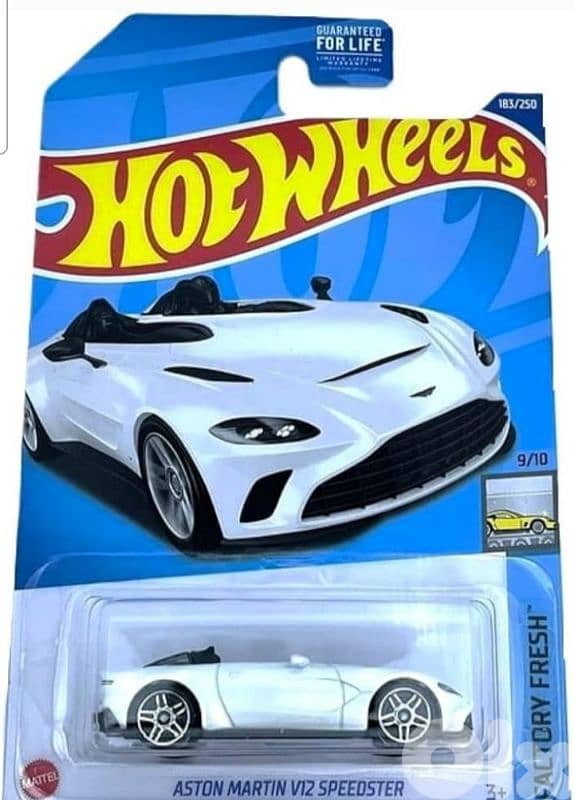 Hot Wheels diecast car model 1;64 0