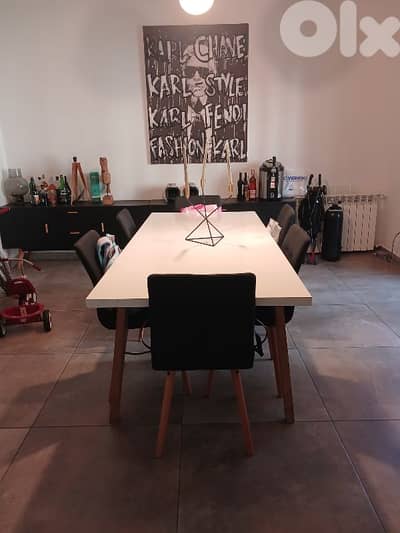 Full dining room