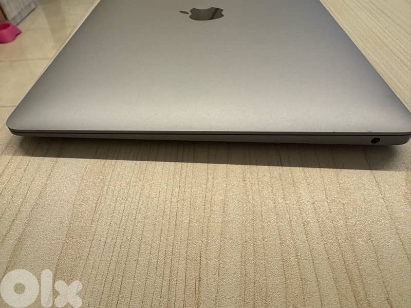 Macbook Air M1 8GB/512 GB 5