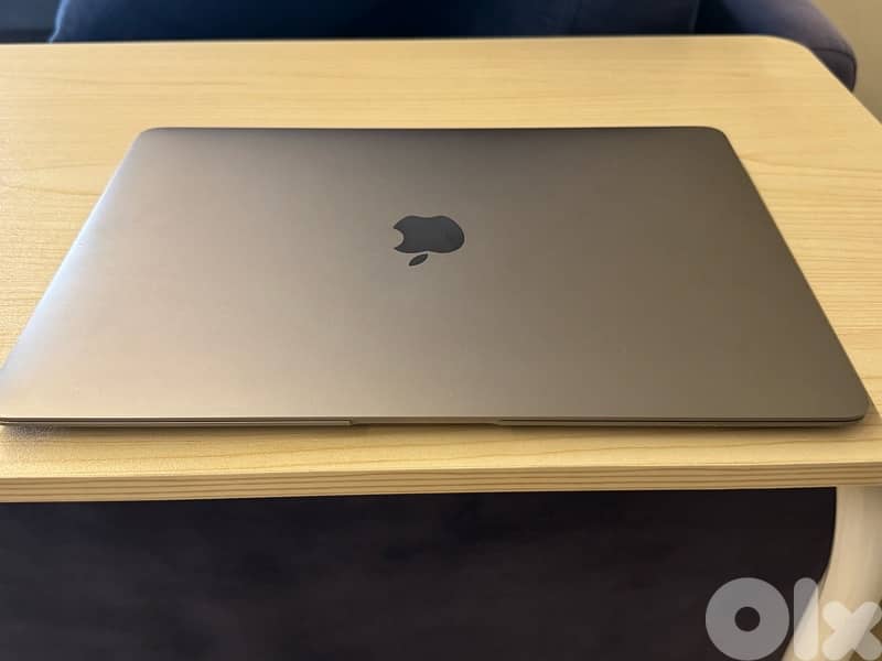 Macbook Air M1 8GB/512 GB 6