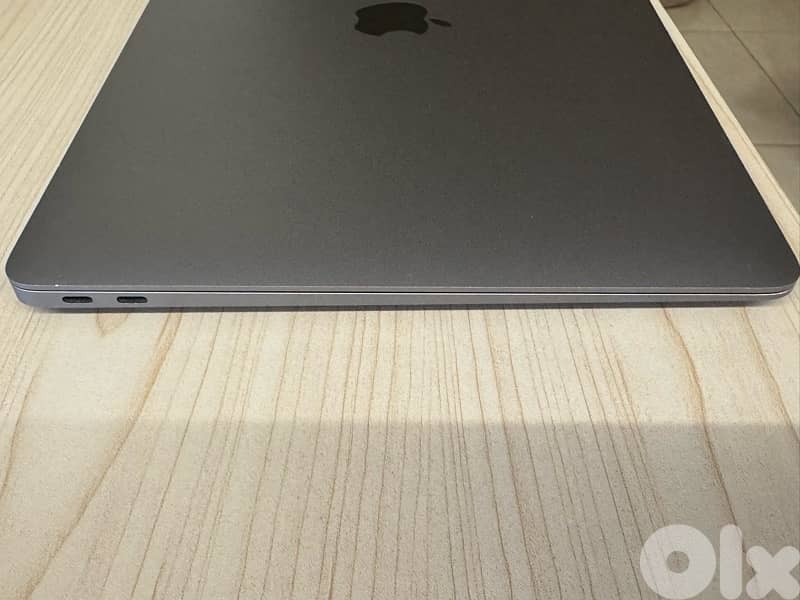Macbook Air M1 8GB/512 GB 7