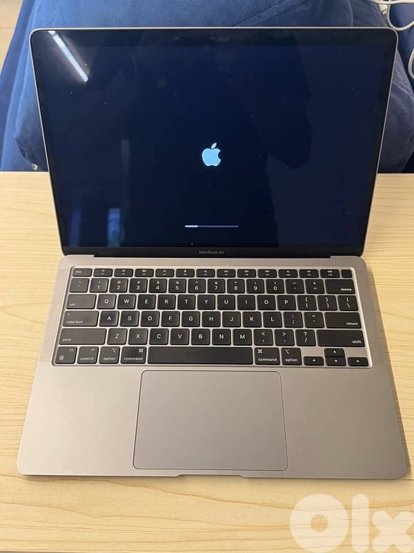 Macbook Air M1 8GB/512 GB 9