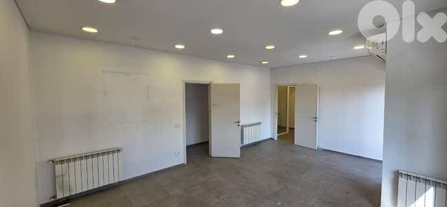 Office for rent In Mirna El Chalouhi مكتب للإيجار في ميرنا الشالوحي