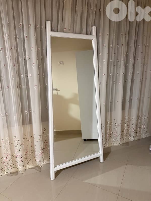 Mirror stand 0