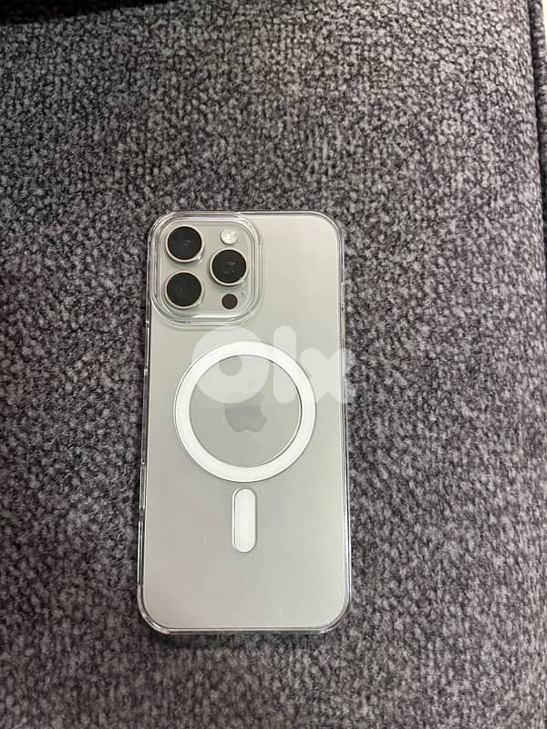 iPhone 16 pro max 256 natural titanium battery health:99% 0