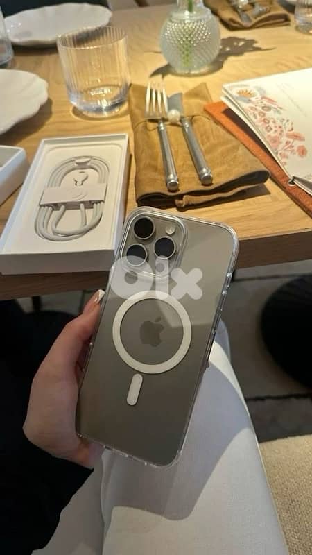 iPhone 16 pro max 256 natural titanium battery health:99% 2