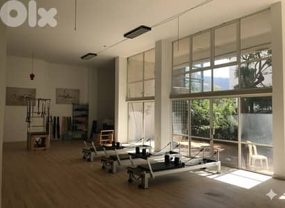 High Ceilings Shop for rent