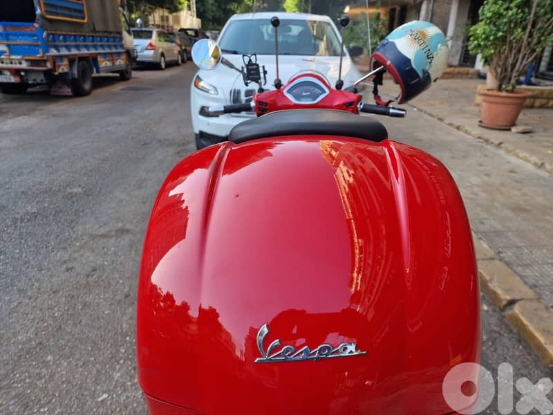 Vespa 300 HPE one owner ANB source 1