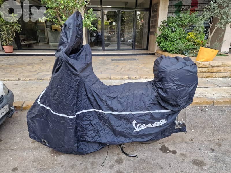 Vespa 300 HPE one owner ANB source 2