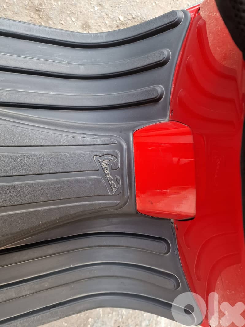 Vespa 300 HPE one owner ANB source 6