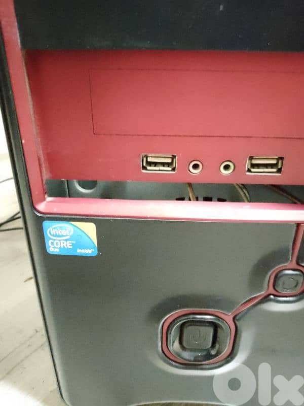 LG computer with it's accessories. 1
