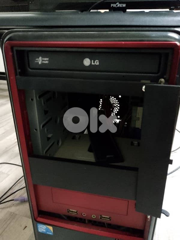 LG computer with it's accessories. 7