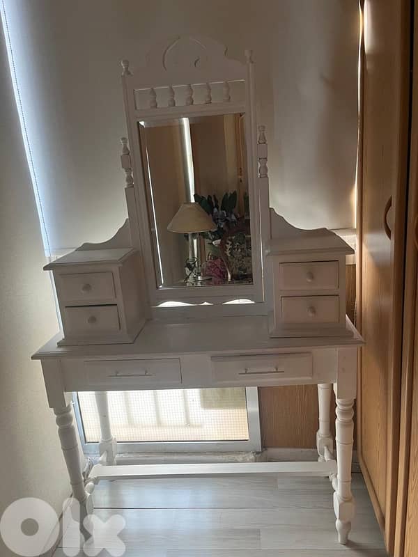 White Dresser 0