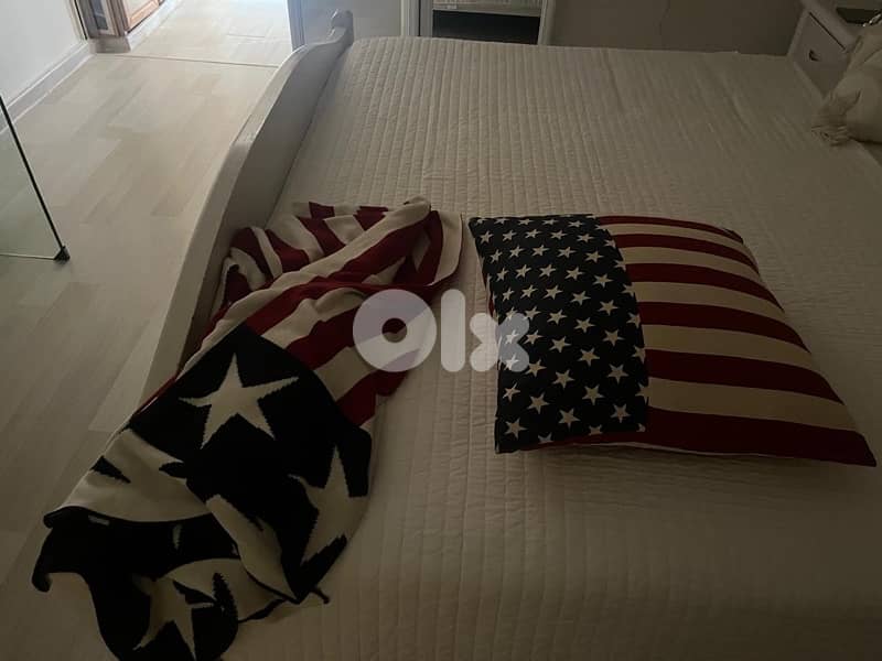 Pillow and Bed Throw 1