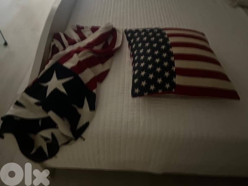 Pillow and Bed Throw 2