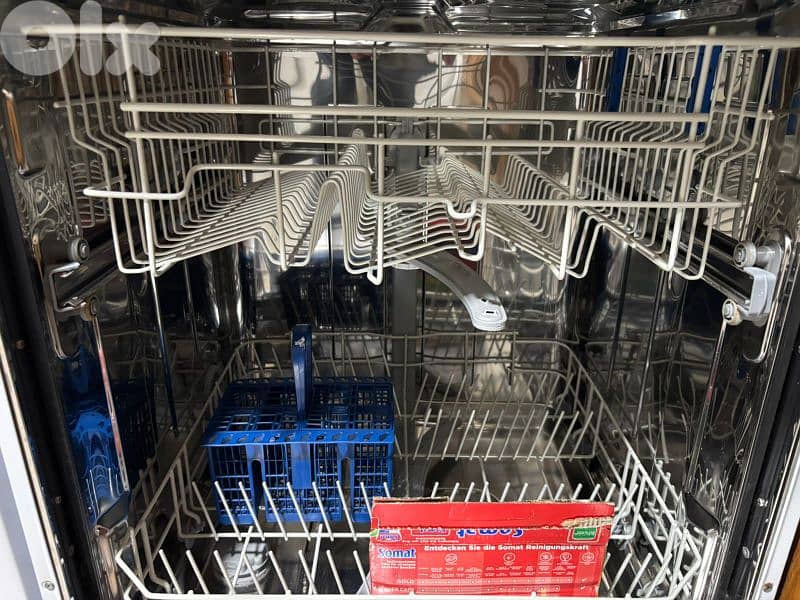 Indesit Dishwasher used like new 2
