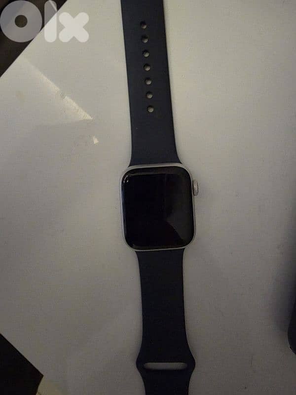 Iphone 13 + Apple Watch perfect condition 5