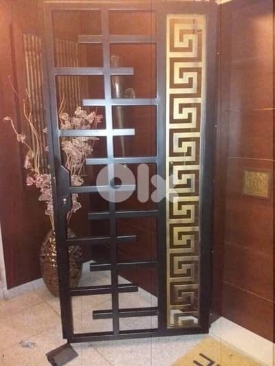تجهيز كافة انواع ابواب الحديد و الدفاعات والخيم Majority of metal work