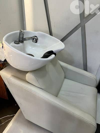 shampoo chair