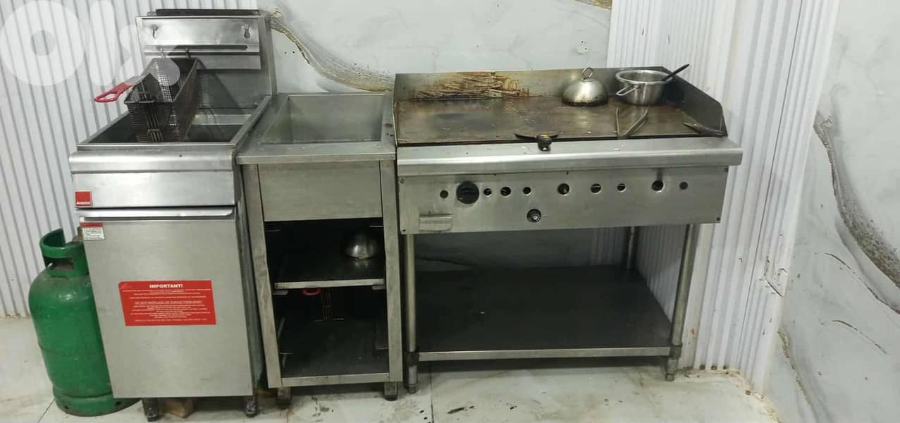 شواية و مقلاة مع مصفاة و براد 0