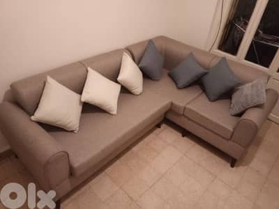 L shaped sofa,used like new