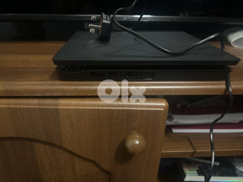 Ps4 slim 1Tb no controller 1