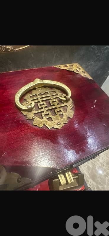 A Beautiful Mid Century Jewelry Box 3