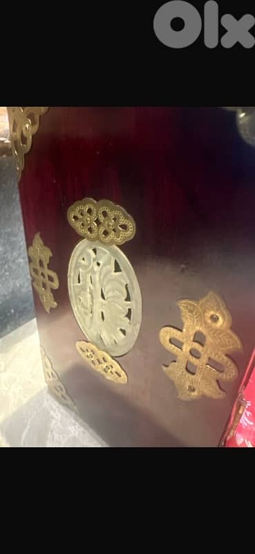 A Beautiful Mid Century Jewelry Box 7