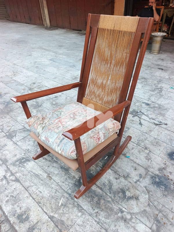 كرسي هزاز خيزران انتيك مميزة 1