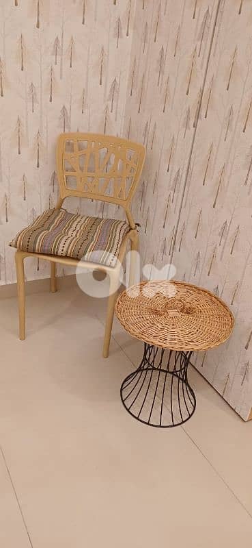 طاوله+كرسي 0