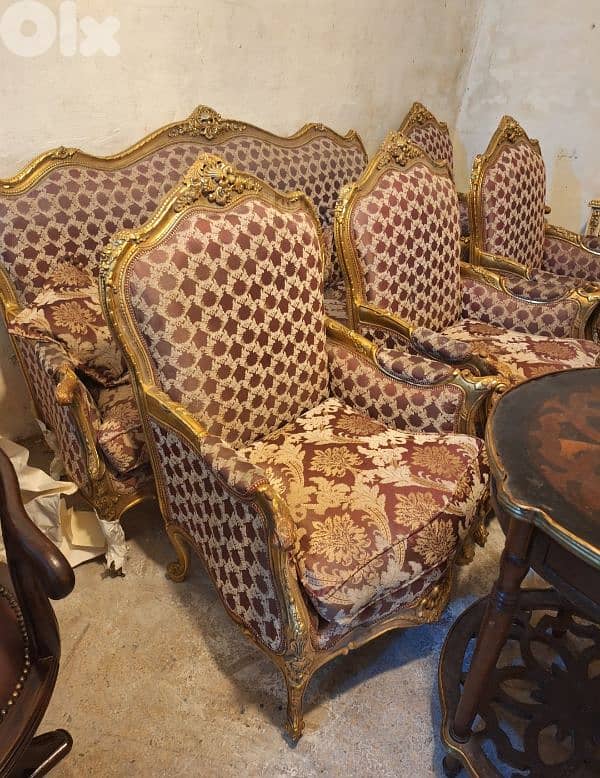 طقم صالون ستيل فخم ومميز ١كبيرة ٤صغار خشب زين تلبيس ورق الذهب 0