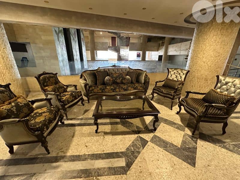 طقم كنبايات حفر خشب زان خمس قطع وطاولة 6