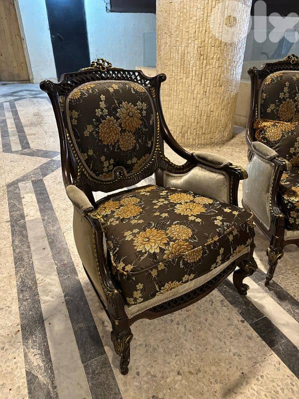 طقم كنبايات حفر خشب زان خمس قطع وطاولة 10