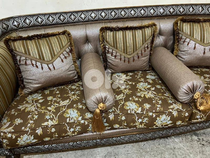 طقم كنبايات حفر خشب زان ست قطع وطقم طاولات 4