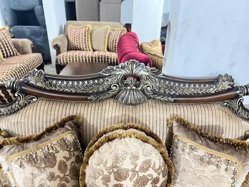 طقم كنبايات حفر خشب زان ملكي ست قطع وطقم طاولات 8