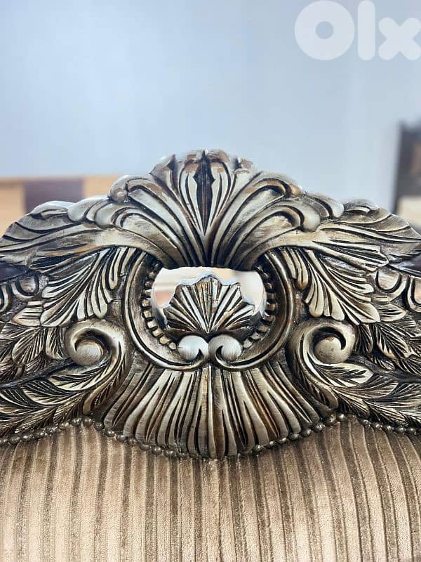 طقم كنبايات حفر خشب زان ملكي ست قطع وطقم طاولات 9