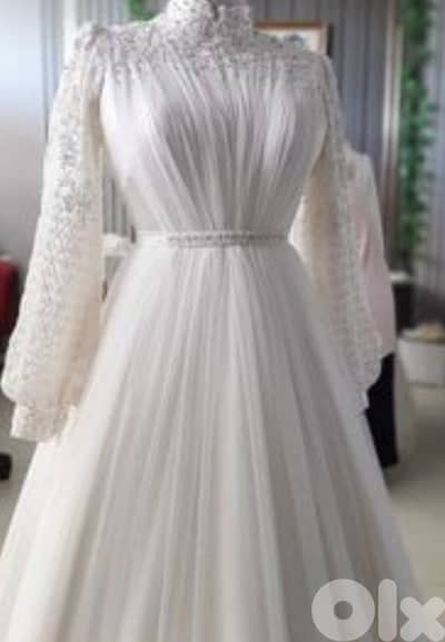 فساتين سهرة للبيع بسعر مغري