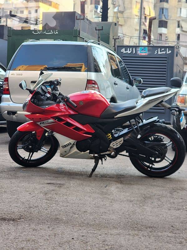 Yamaha R15 1
