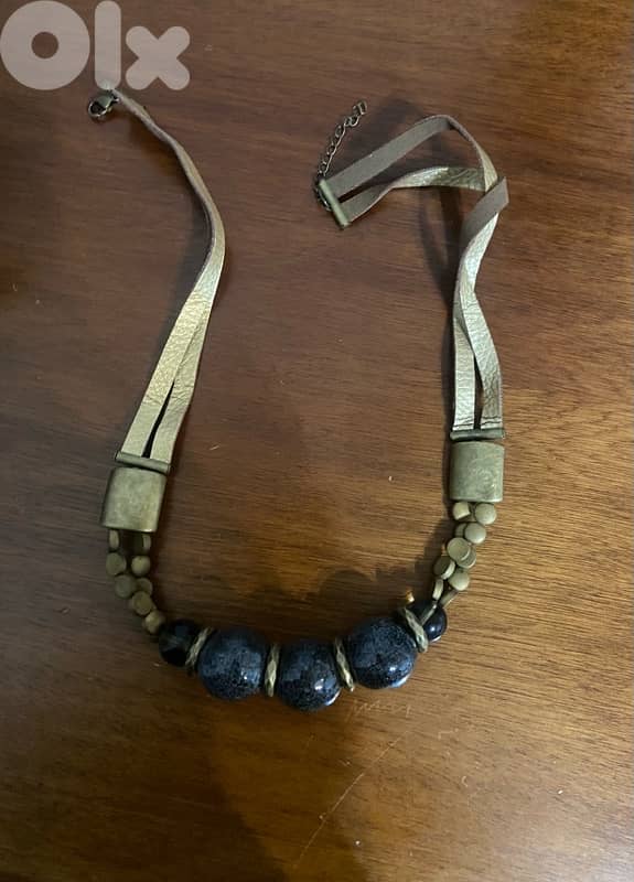 bulk lot of Fashion jewelry Bracelets ans necklaces 4