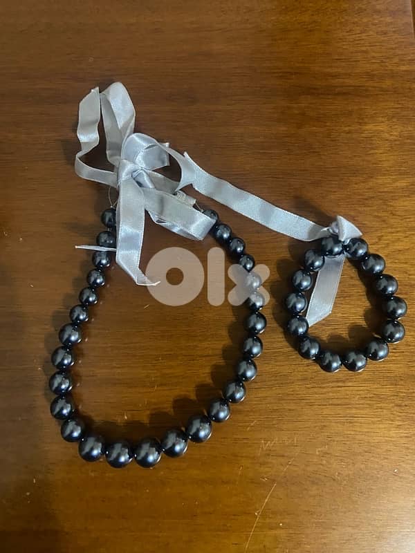 bulk lot of Fashion jewelry Bracelets ans necklaces 6