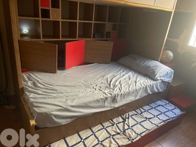 سرير طابقين بحالة جيدة جدا وبمتانة وبنوعية ممتازة خشب double. 2