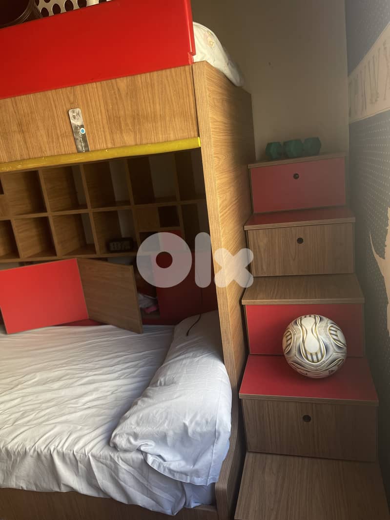 سرير طابقين بحالة جيدة جدا وبمتانة وبنوعية ممتازة خشب double. 3